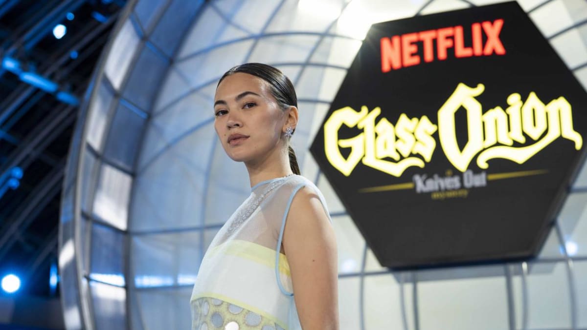 Glass Onion Star Jessica Henwick On The Project She & Young Hope(02)